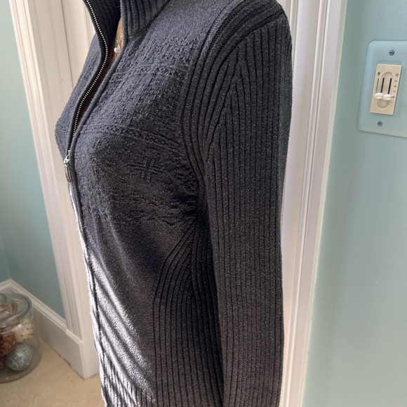 Women’s Eddie Bauer Sweater - Picture 2 of 10